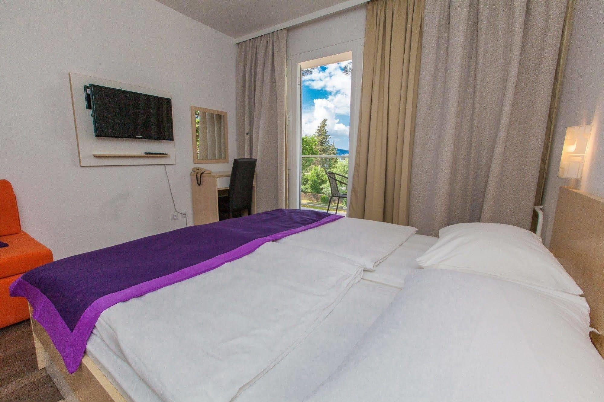 Hotel Slaven Selce Eksteriør bilde
